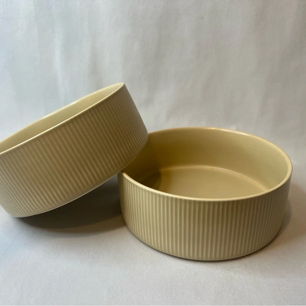Cream Ribbed Ceramic Pet Bowls